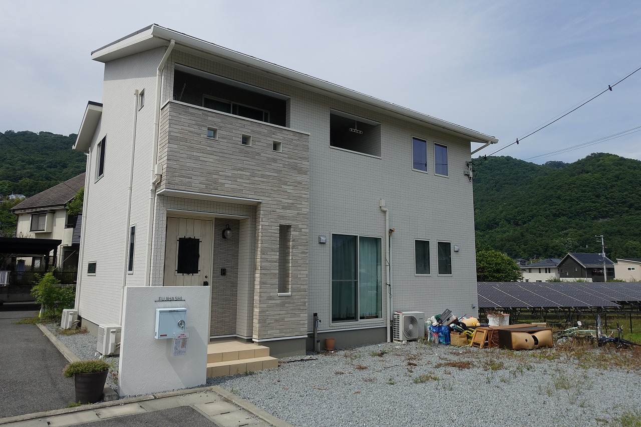 ２０１９年築のオール電化太陽光発電付き中古住宅です