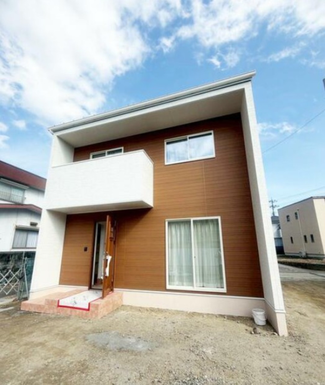 建物外観。外壁の色合いが可愛いです♡