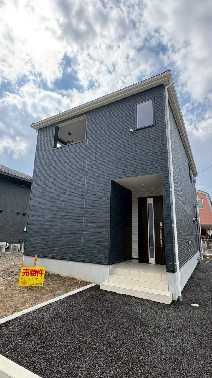 洗練された個性が際立つ2階建、駐車3台