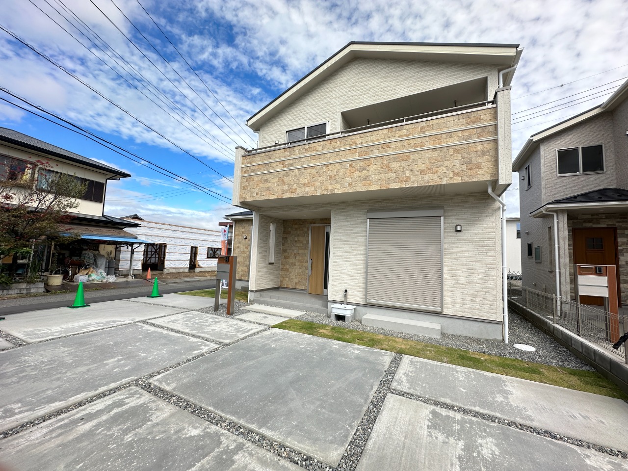 建物外観　正面
