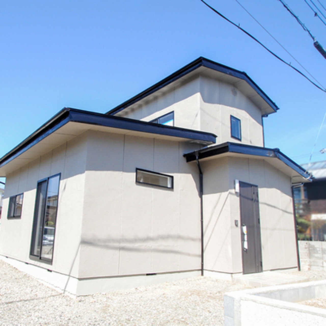 外観　建物　完成