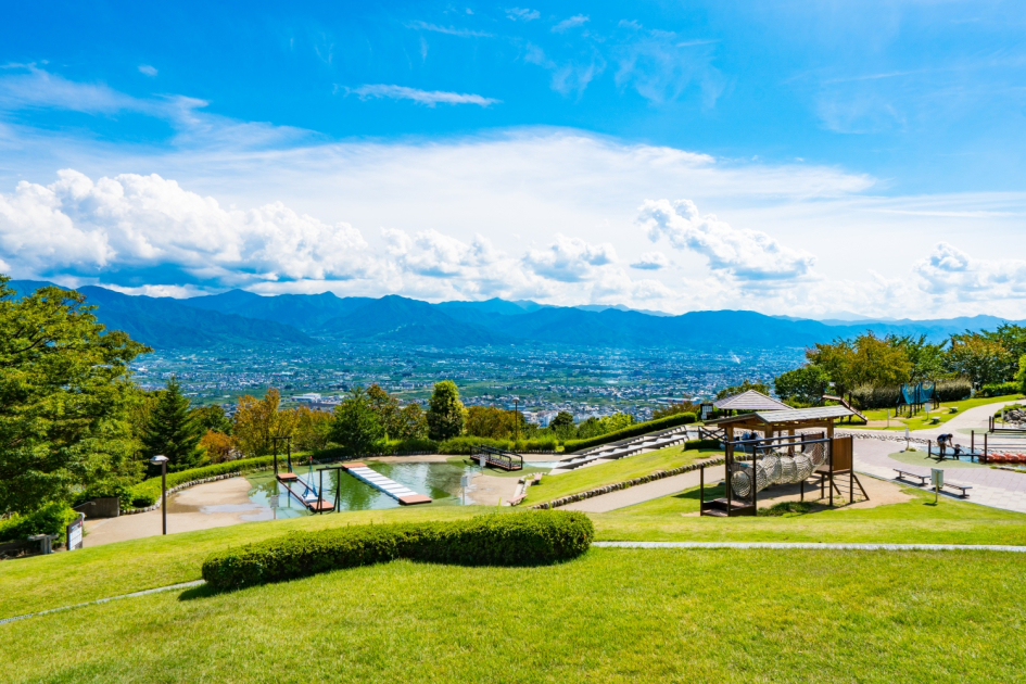週末は、選びたい放題。山梨なら、子どもがのびのび遊べる公園が